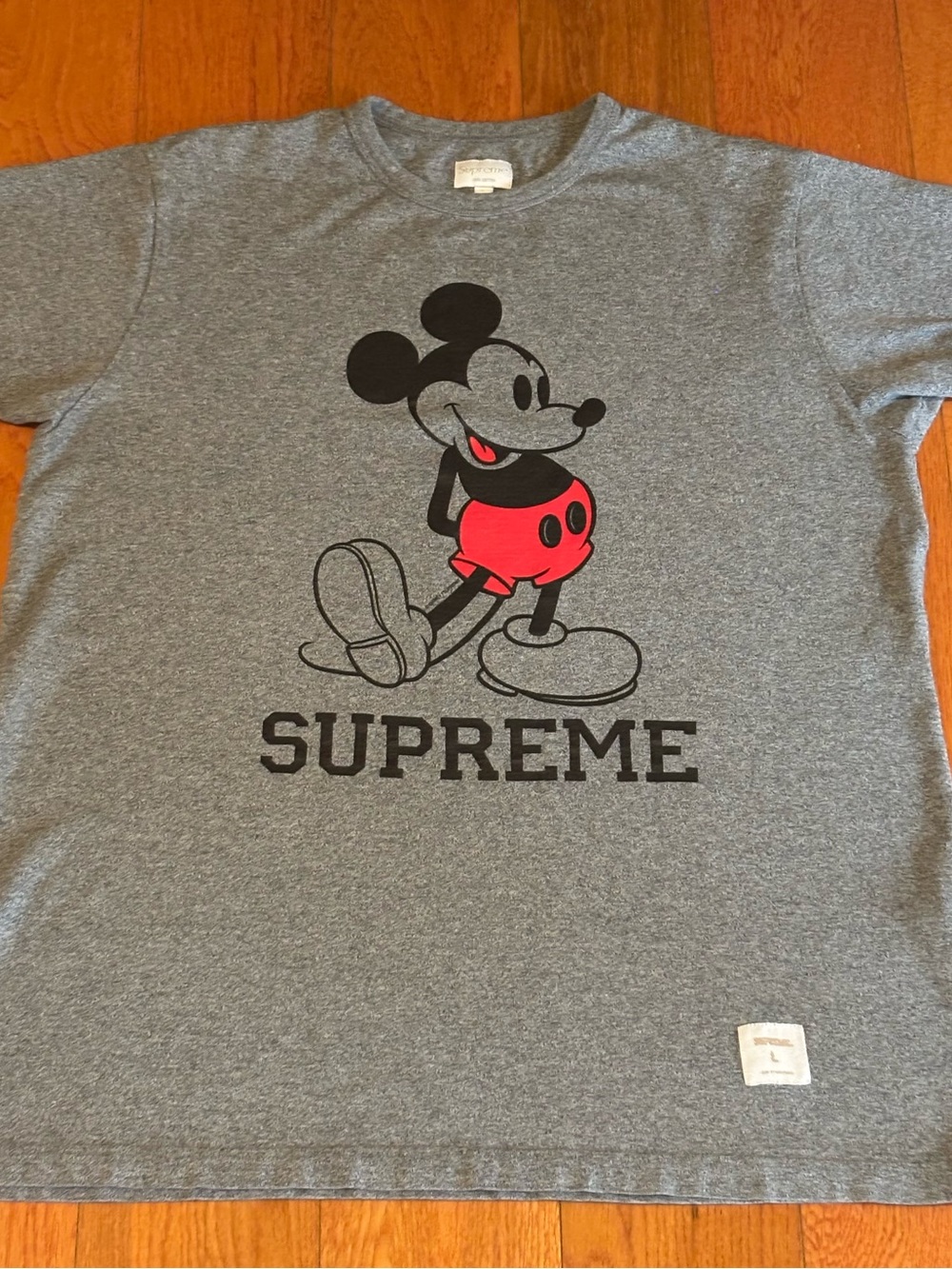Supreme Men's Mickey Mouse Graphic Print Gray Regular Fit Crewneck Tee L